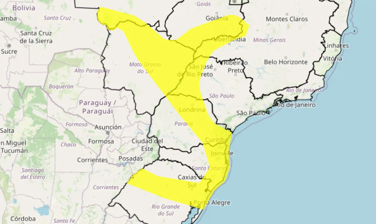 O mapa mostra as áreas em alerta para chuva intensa